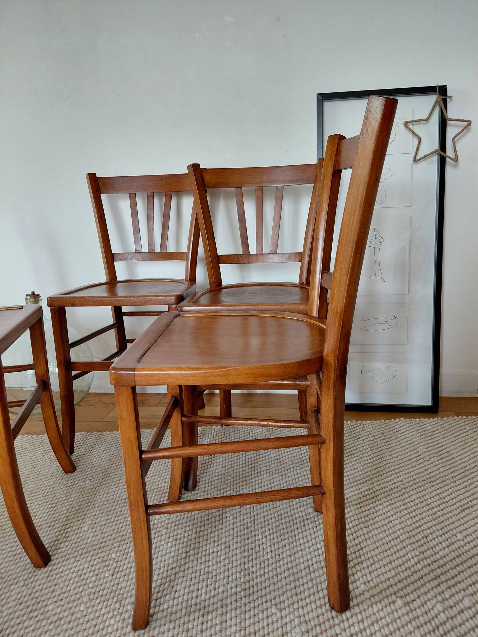 Set of 4 vintage bistro chairs in wood - brasserie style