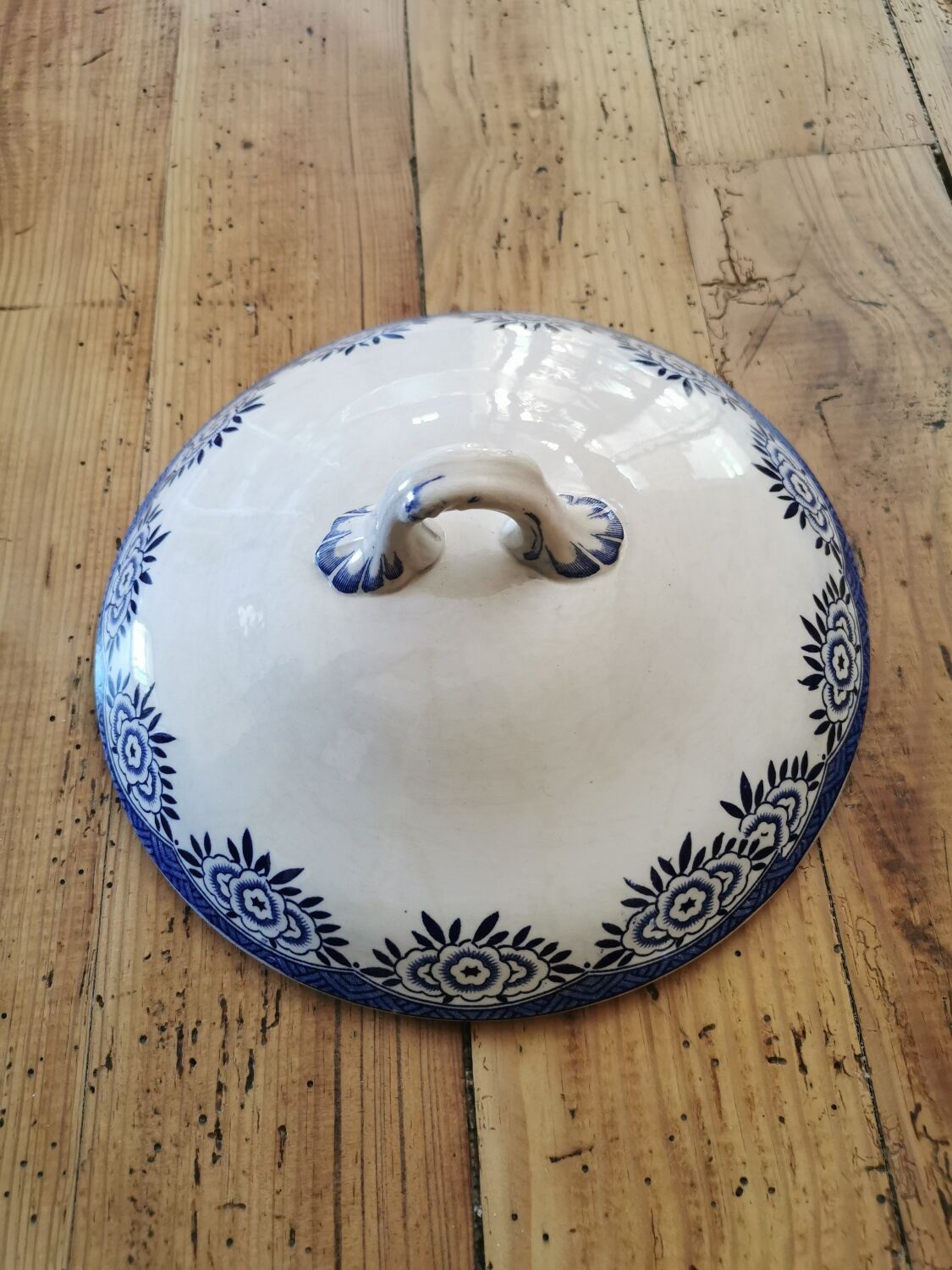 Vintage tureen Sarreguemines and Digoin, Capri