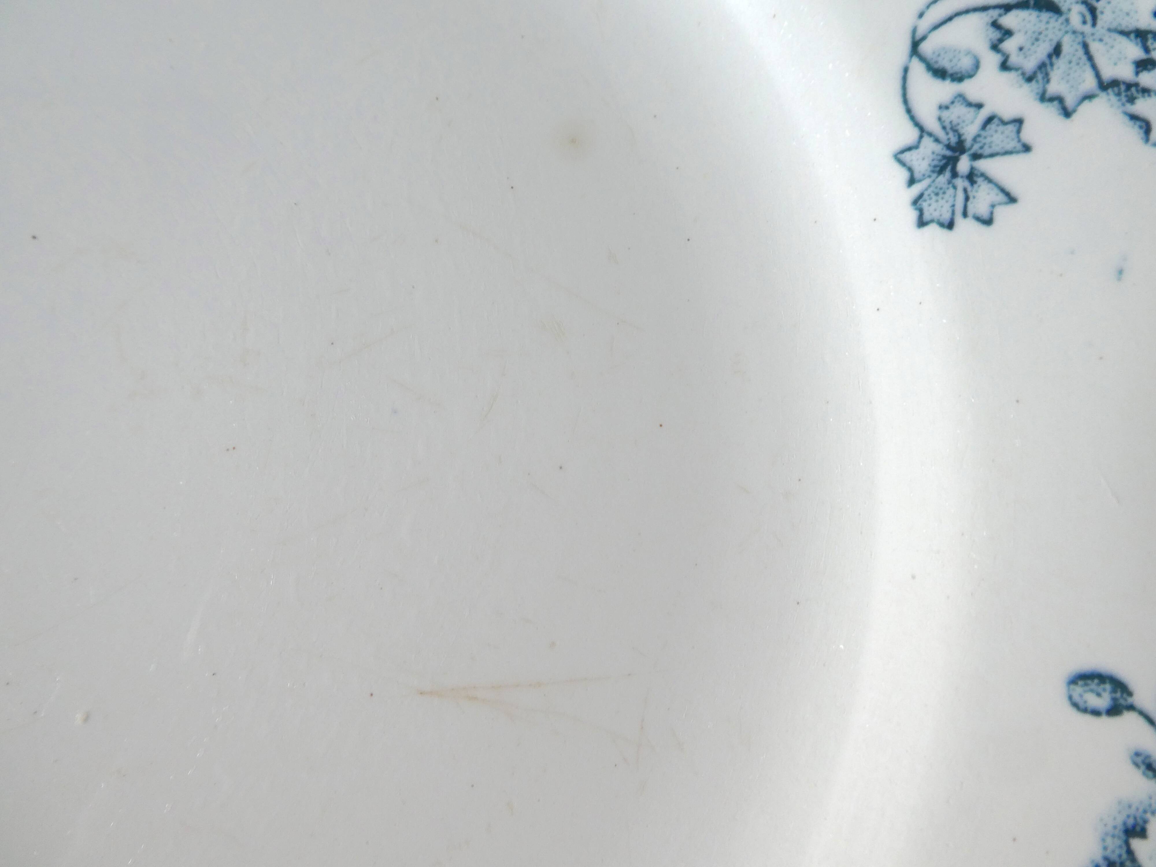 Set of 6 flat plates, Saint Amand model Suzanne, floral decoration