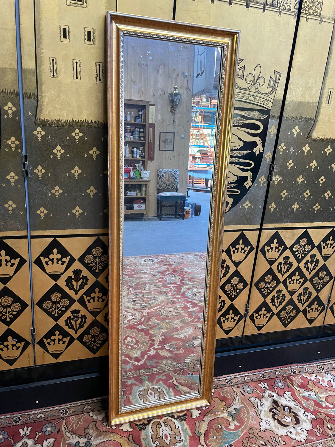 Mirror between two gold