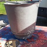 Galvanized aluminum shower seal