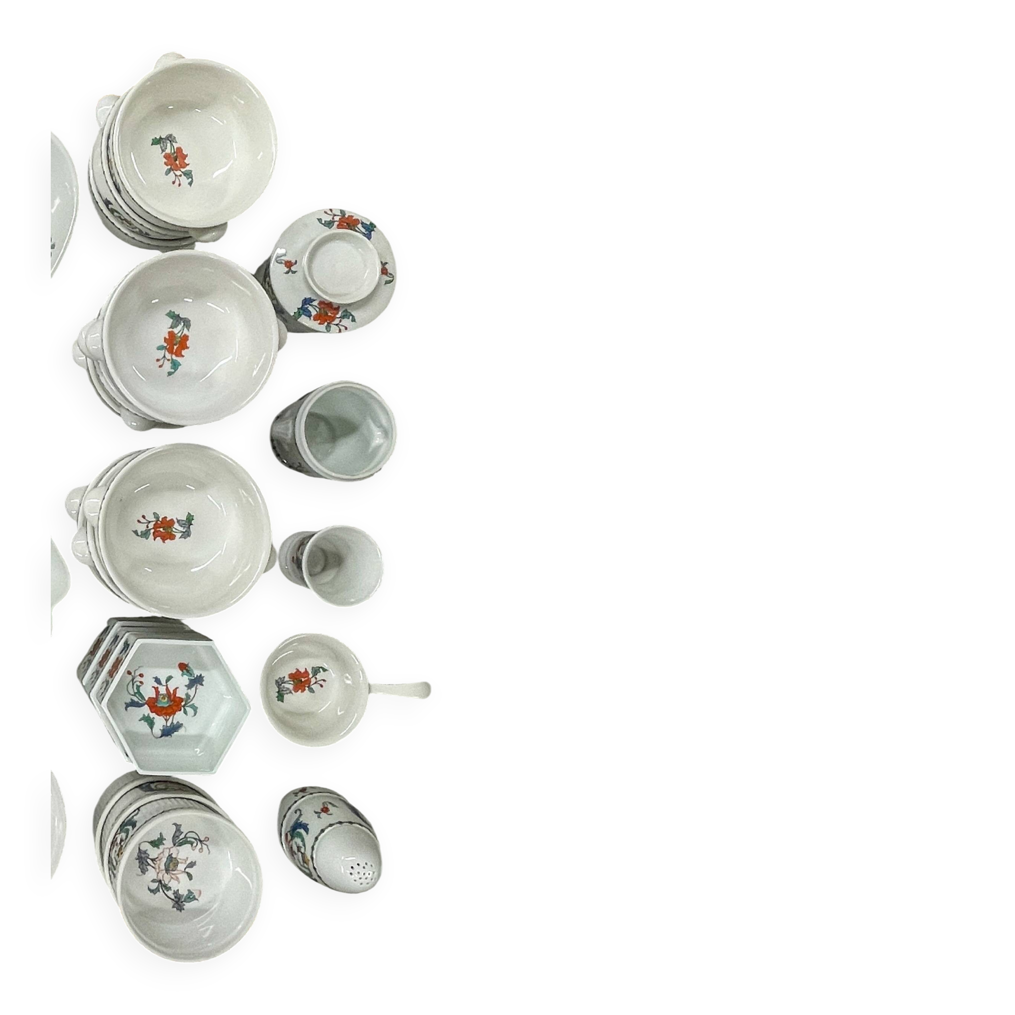 Service de table en porcelaine de Paris modèle décor Pavot, 21 pièces