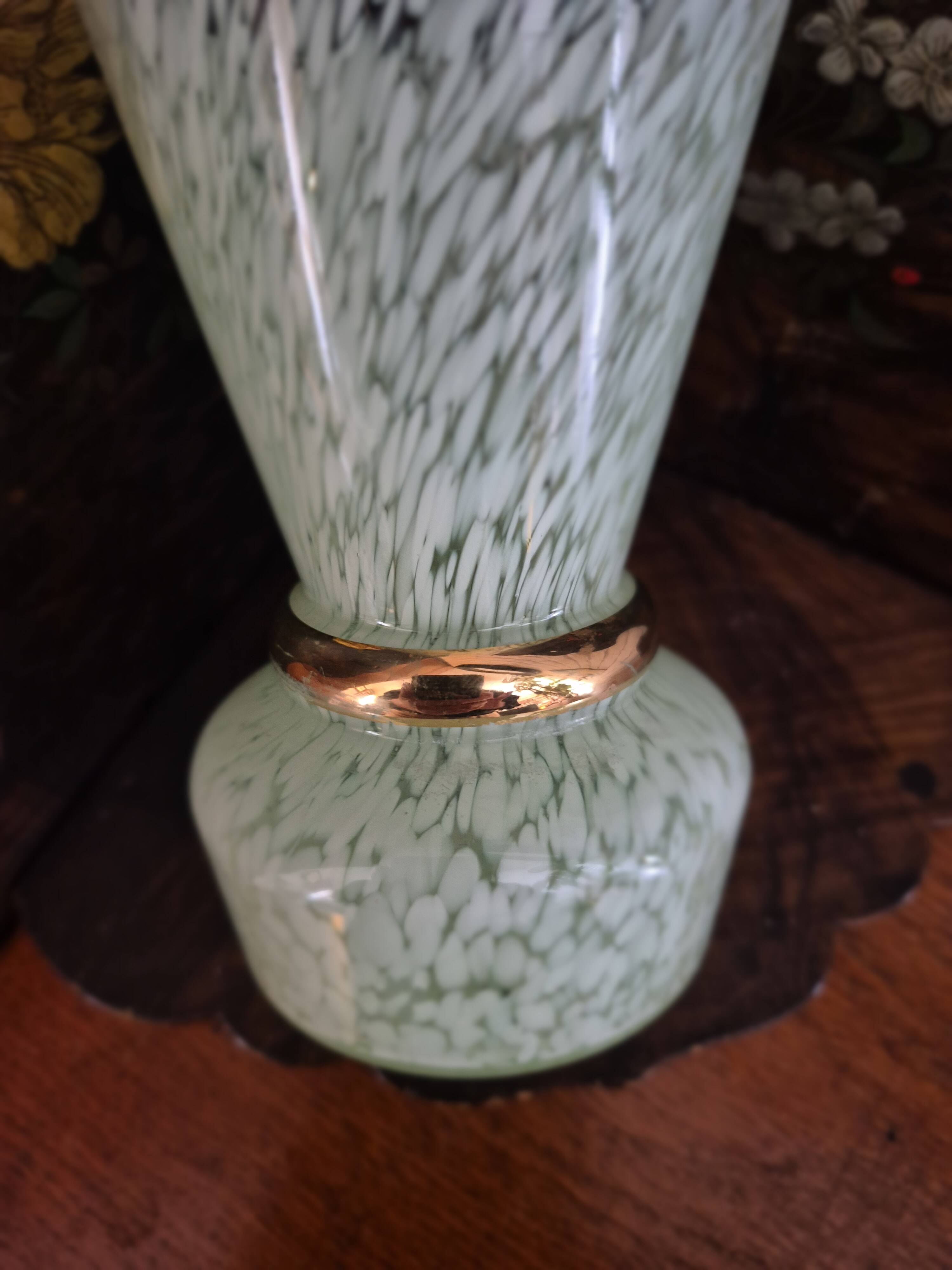Vintage 50s Clichy glass vase