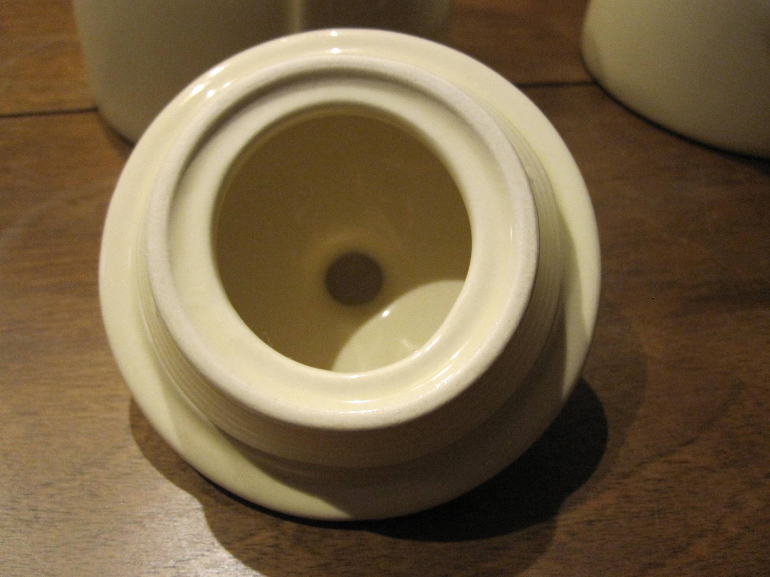 Ceramic pots with lid, coffee and tea