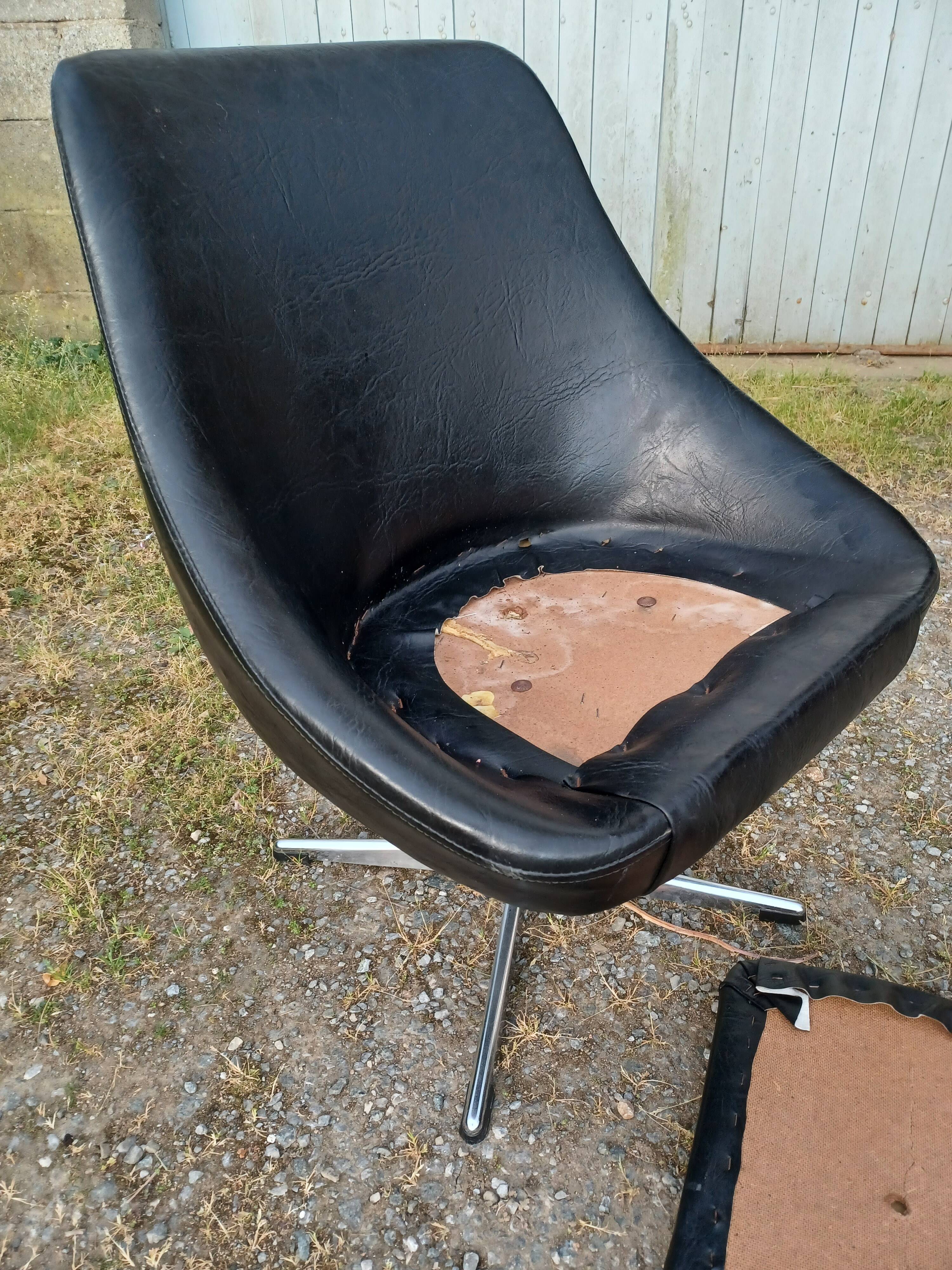 Swivel chair, 70