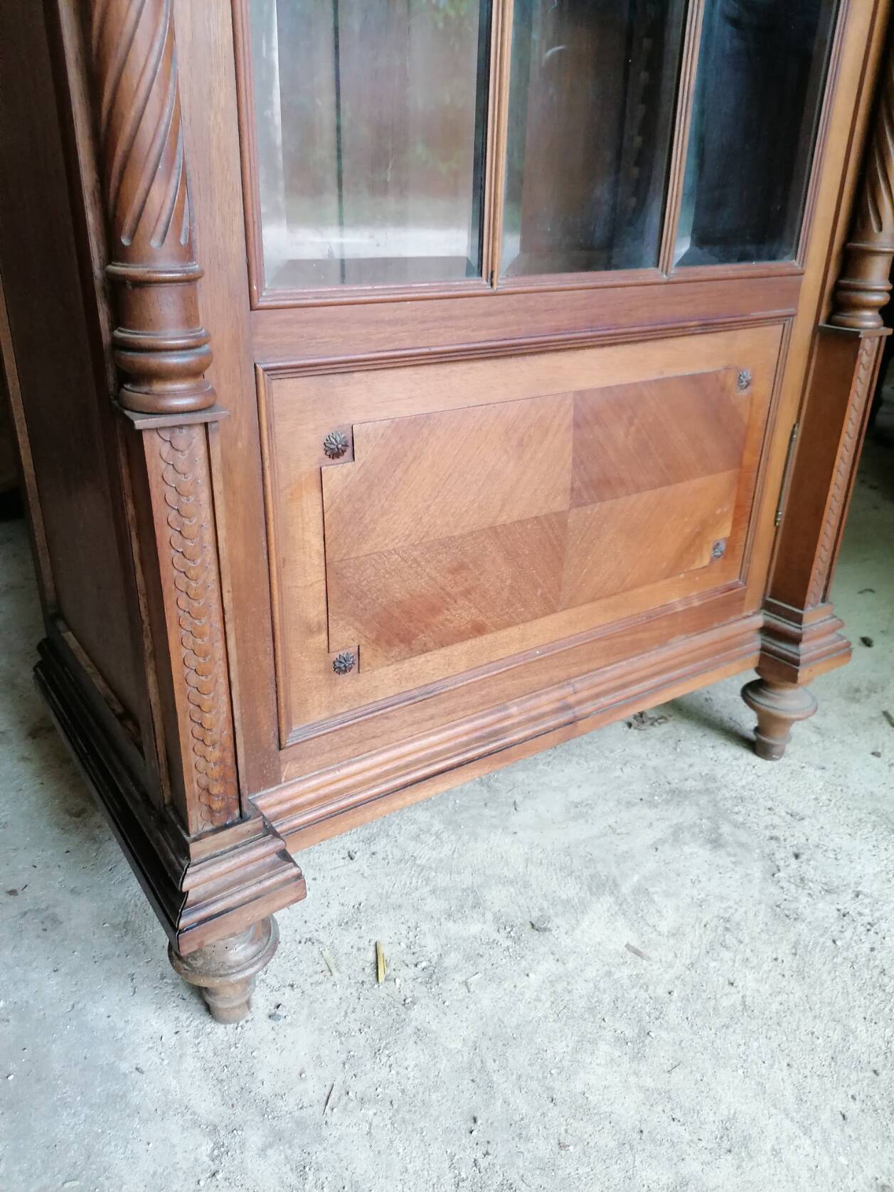 Vitrine à étagères style Henri 2.
