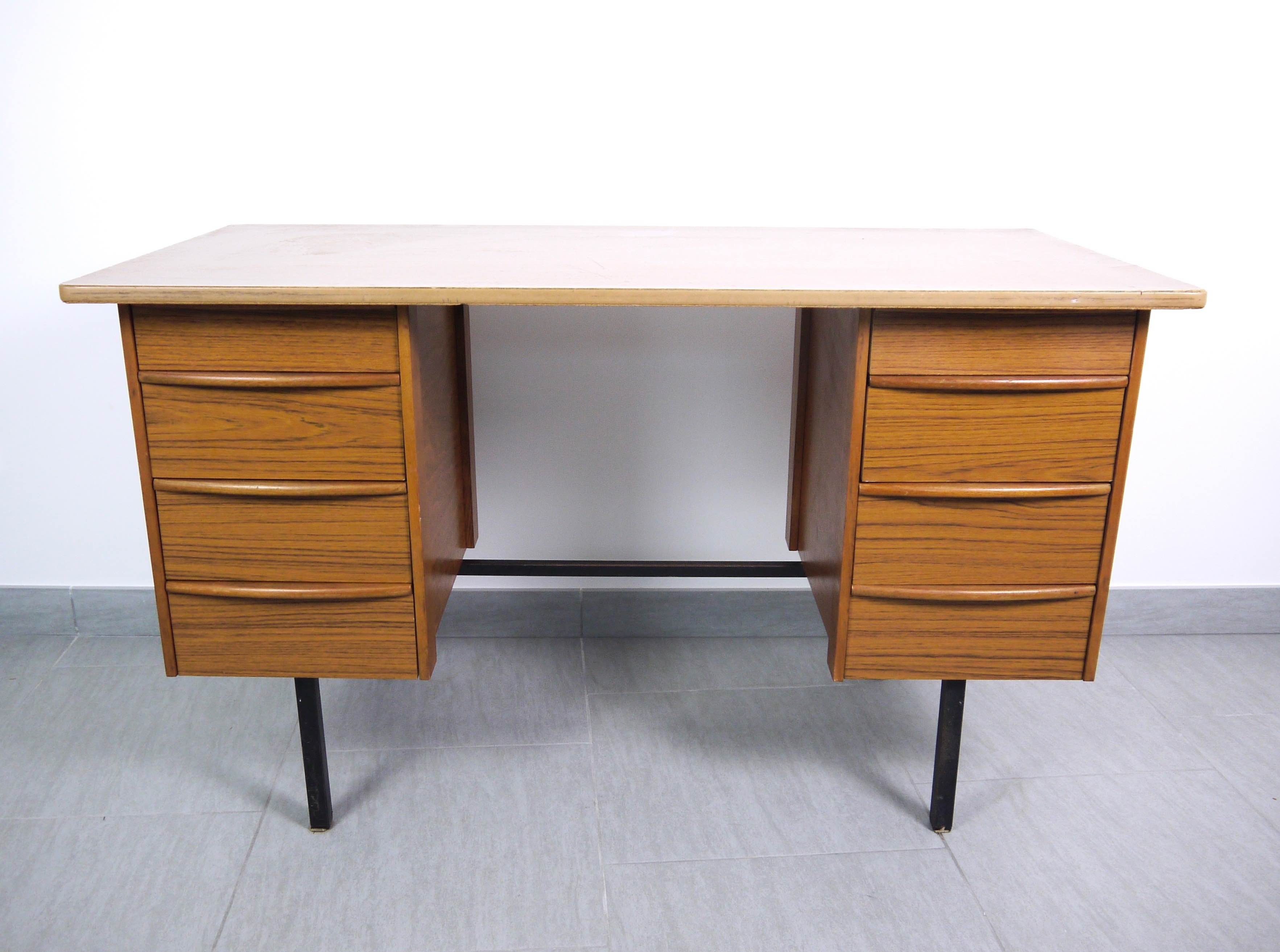 Desk vintage two subwoofers