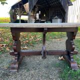 Oval oak monastery table with 2 leaves