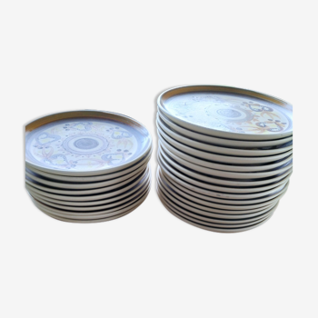 Assiettes plates en grès