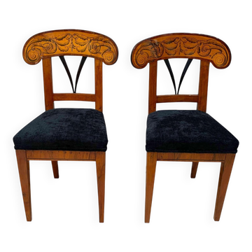 Paire de chaises biedermeier, noyer, peinture à l'encre, sud de l'Allemagne, années 1830.