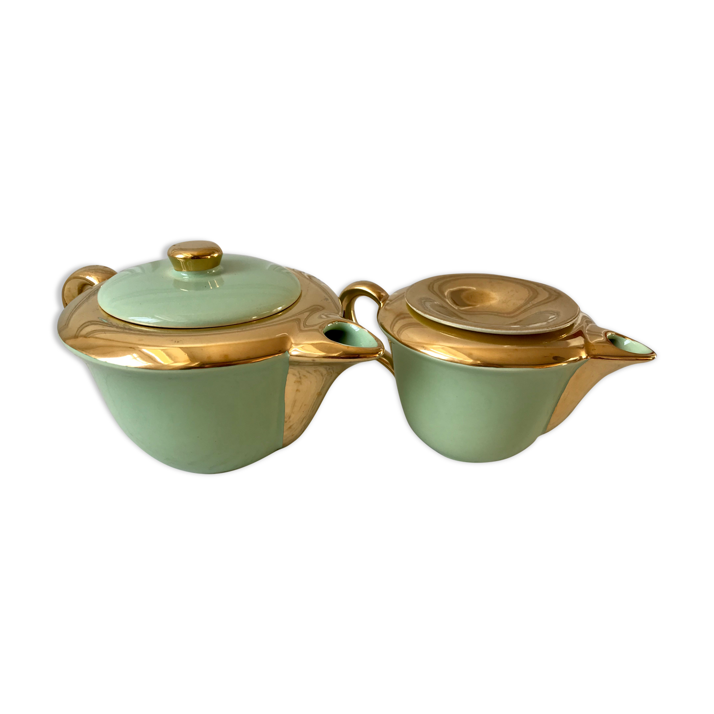 Duo of teapot and green milk pot sage 50s