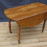 Table ovale Louis Philippe à rabats, en merisier  Ø120-108 x 74 cm