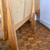 Station in oak bench