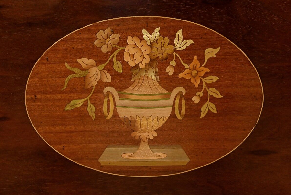Small living room piece in marquetry, Louis XVI style – early 20th century