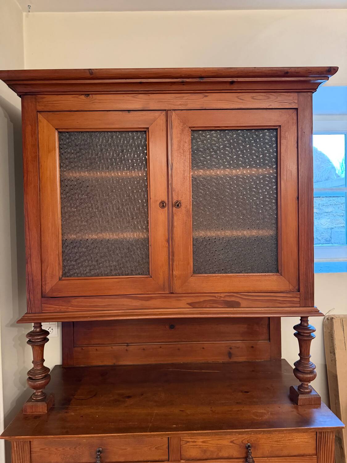 Solid pine dresser