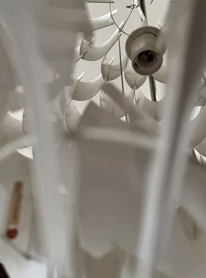 Suspension globe sculptural rhytmic par H.Milanda, design scandinave 1970