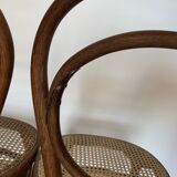 Pair of Thonet chairs model n° 10 of the 1890s in curved wood