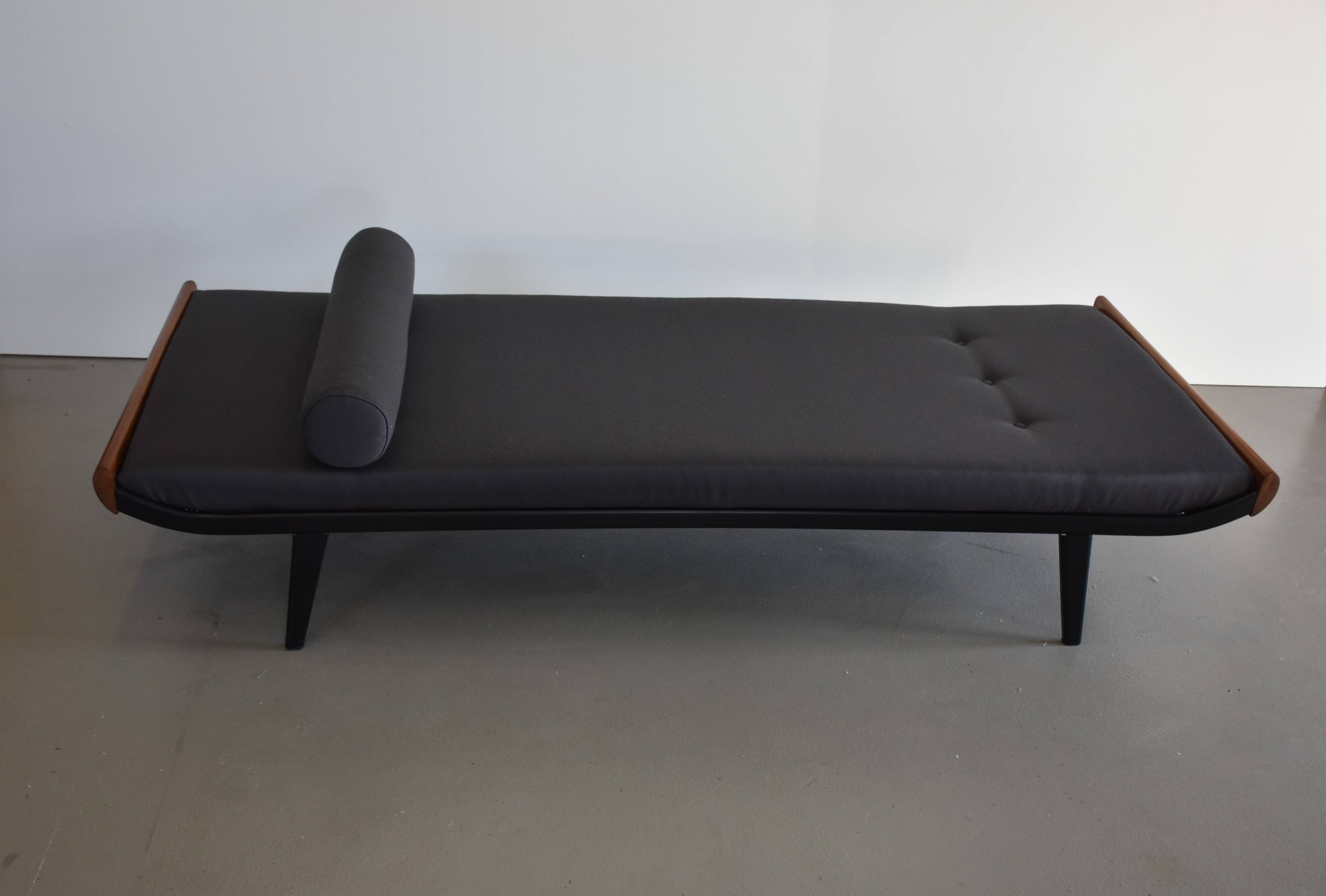 Cleopatra Daybed Reupholstered Mid Century Design Daybed 60s