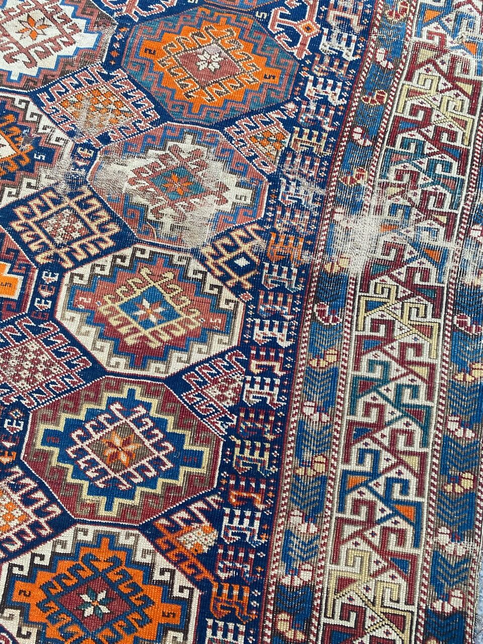 Pretty old Caucasian chirwan carpet of the 19th century  115x176cm
