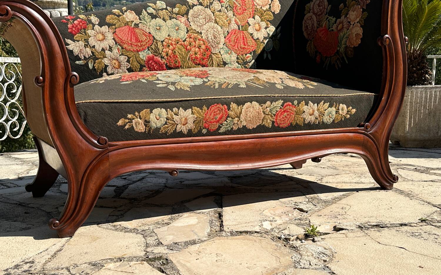Small Meridian in solid mahogany from the 19th century Restoration period