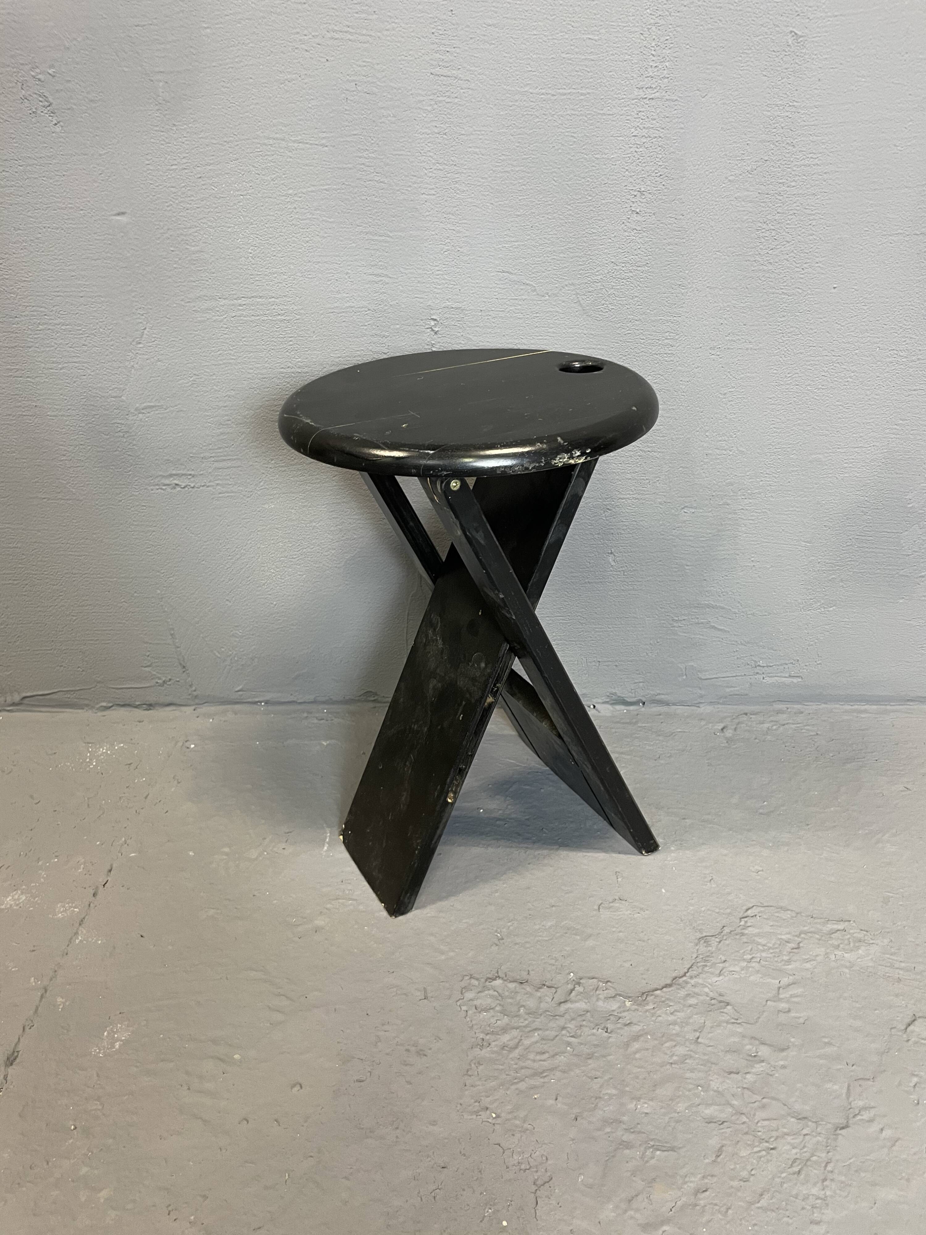 Tabouret pliant Suzy Adrian Reed noir