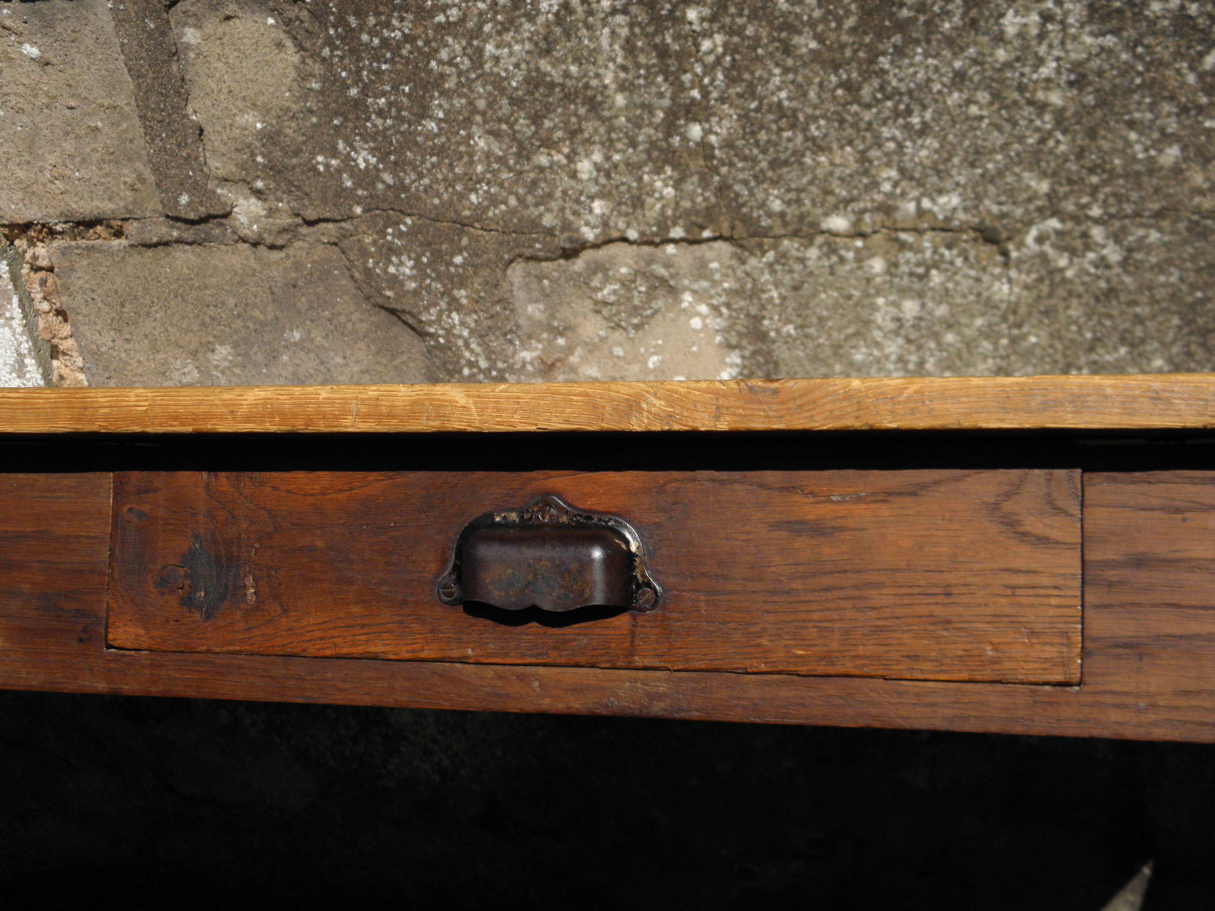 Farmhouse table with 2 drawers