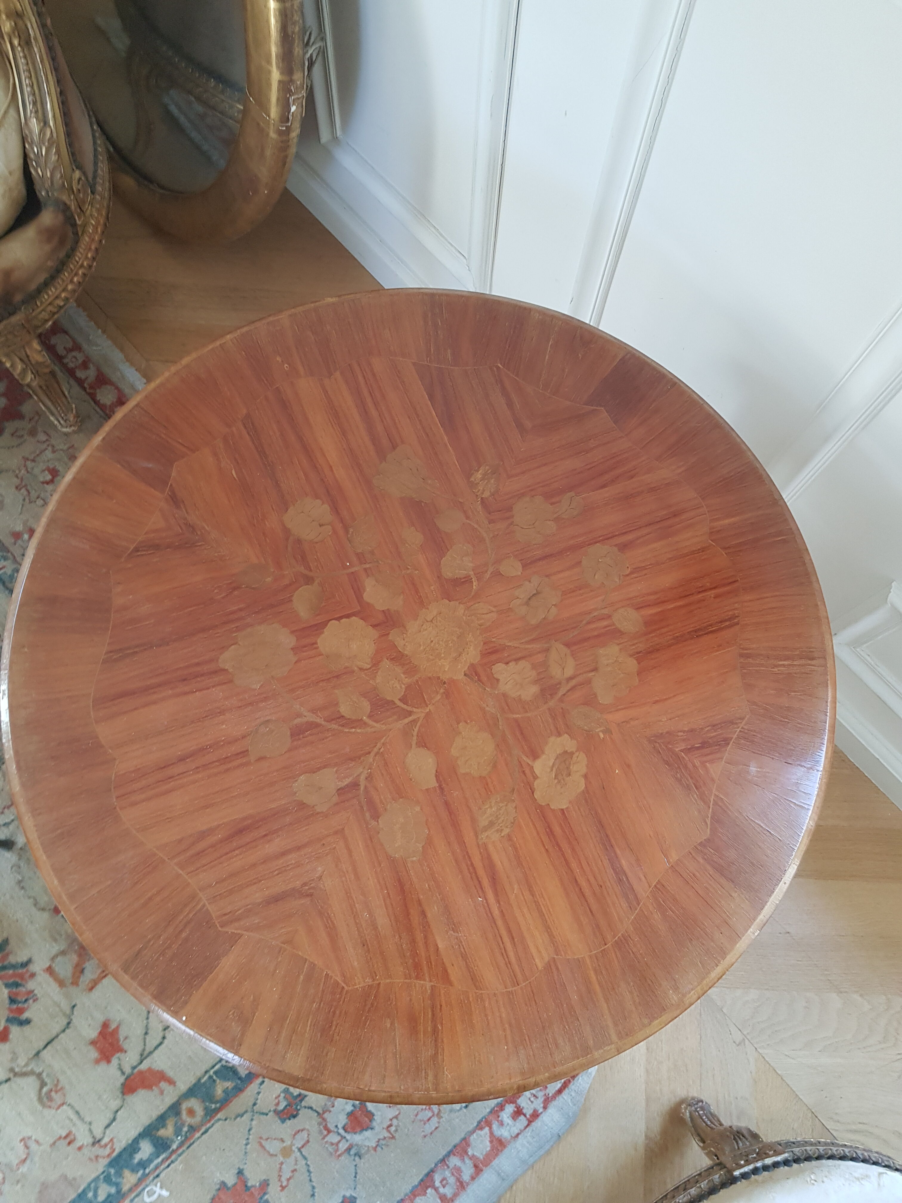 Side pedestal table