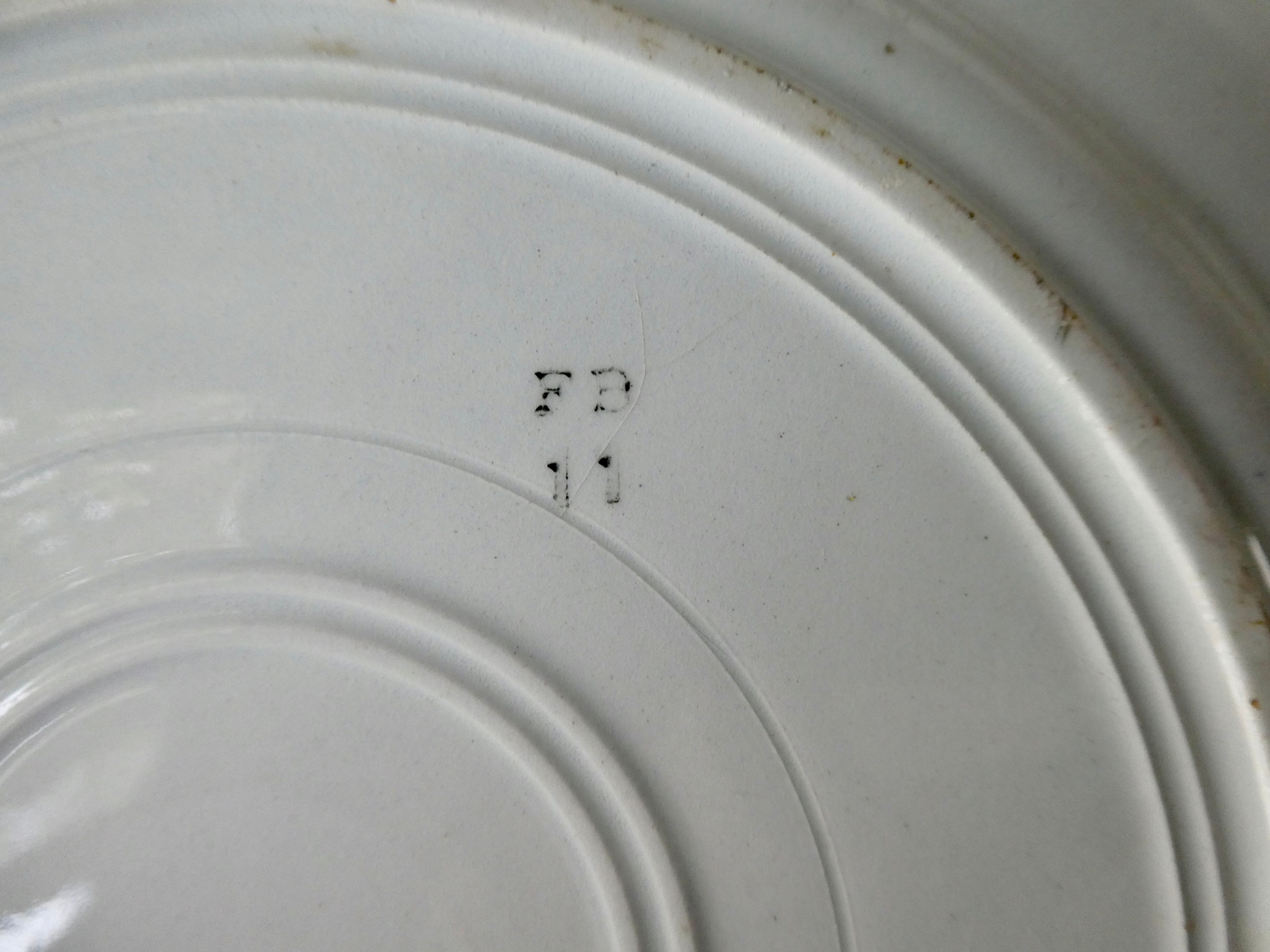 Lot of 6 flat plates, red décor