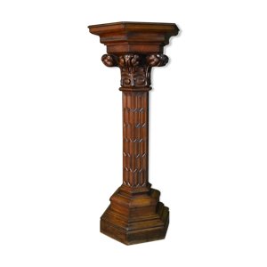 colonne de style gothique