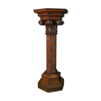 Colonne de style gothique