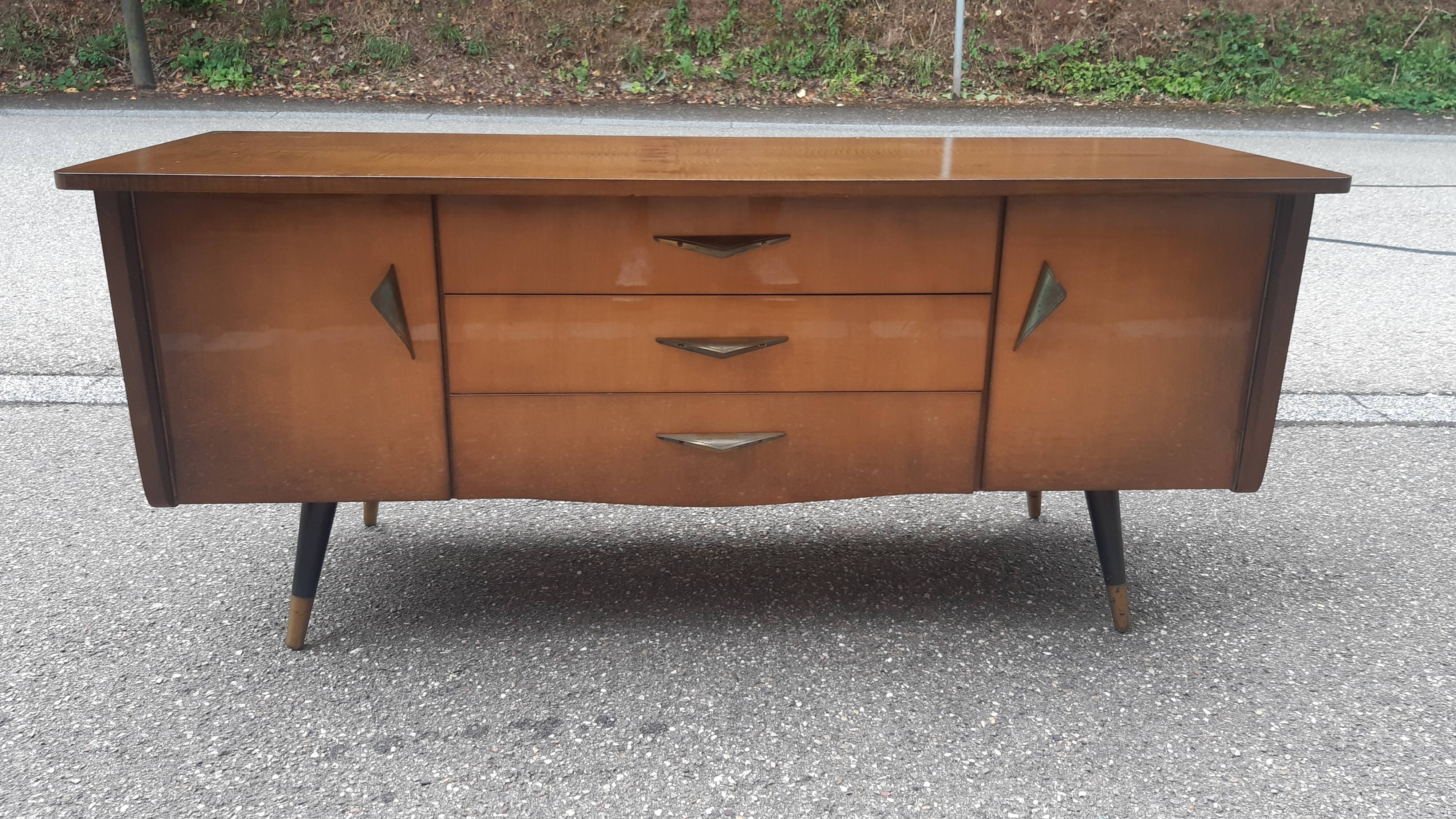 Vintage bass enfilade