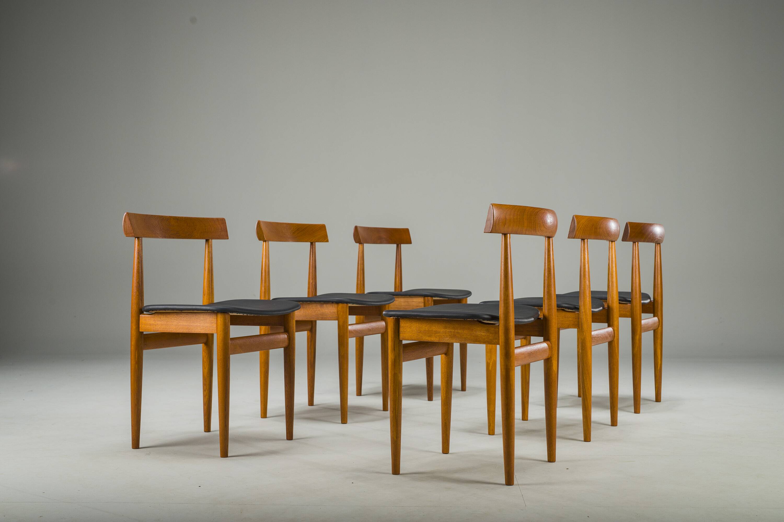 Danish Teak Extendable Dining Table and Chairs by Hans Olsen for Frem Røjle