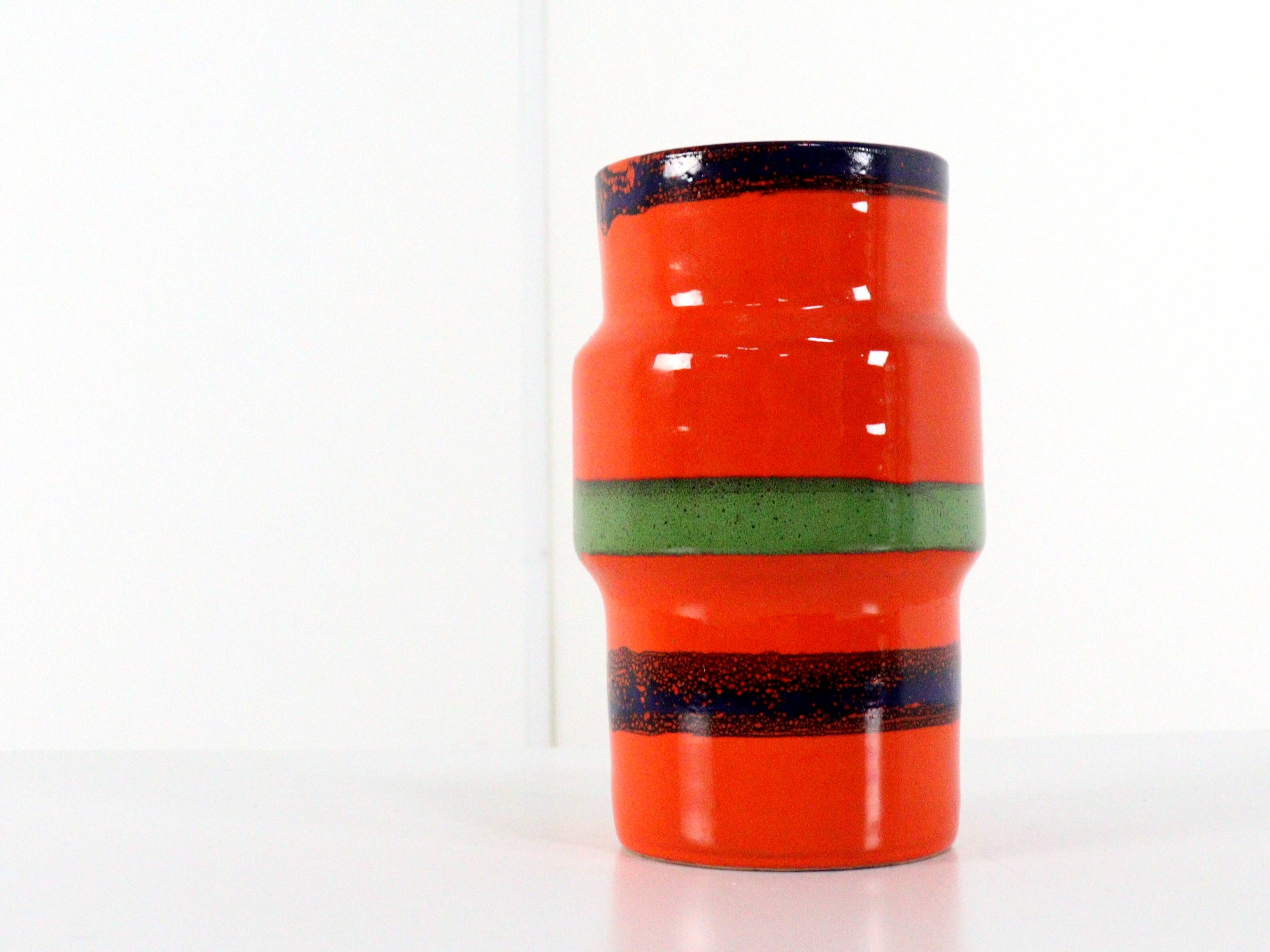 Vase vintage aux couleurs vives