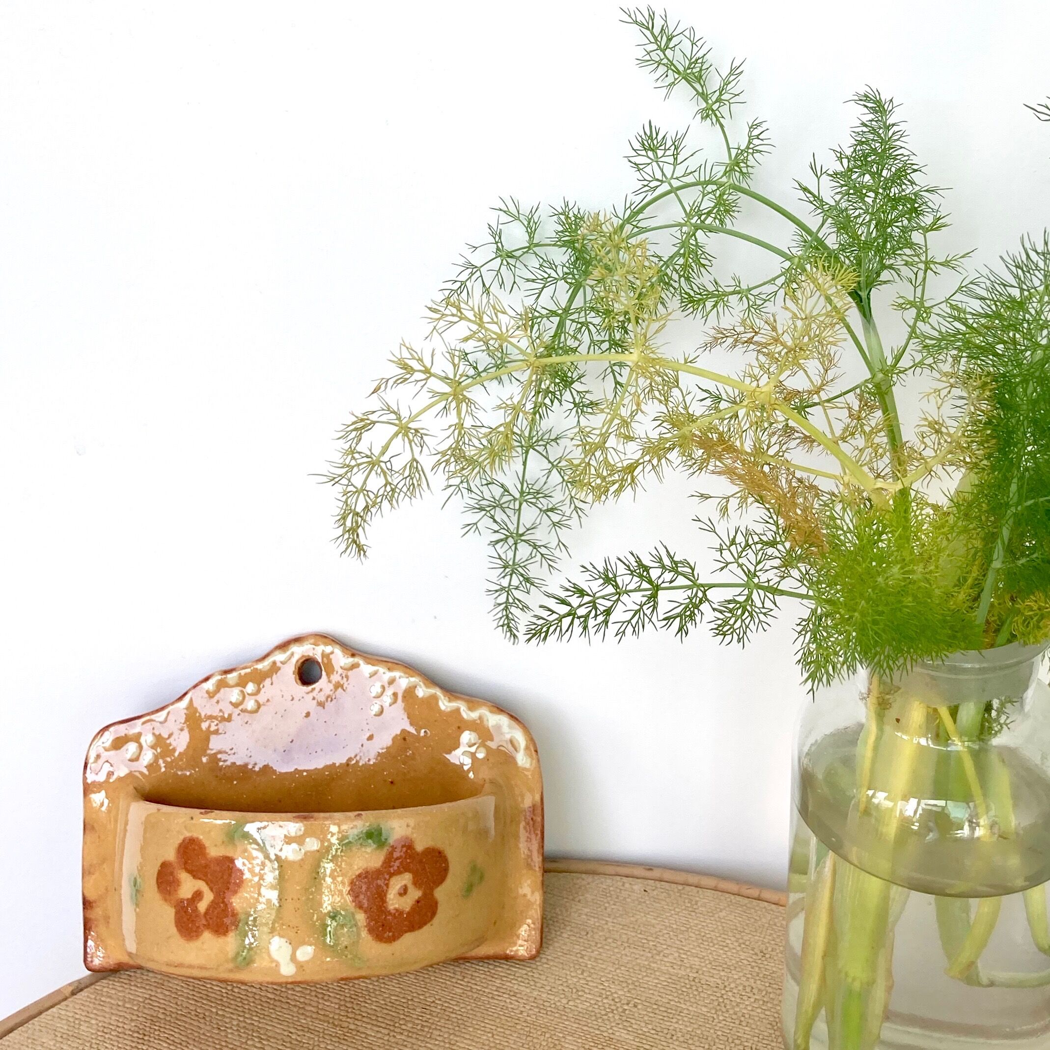 Empty pocket, soap holder wall