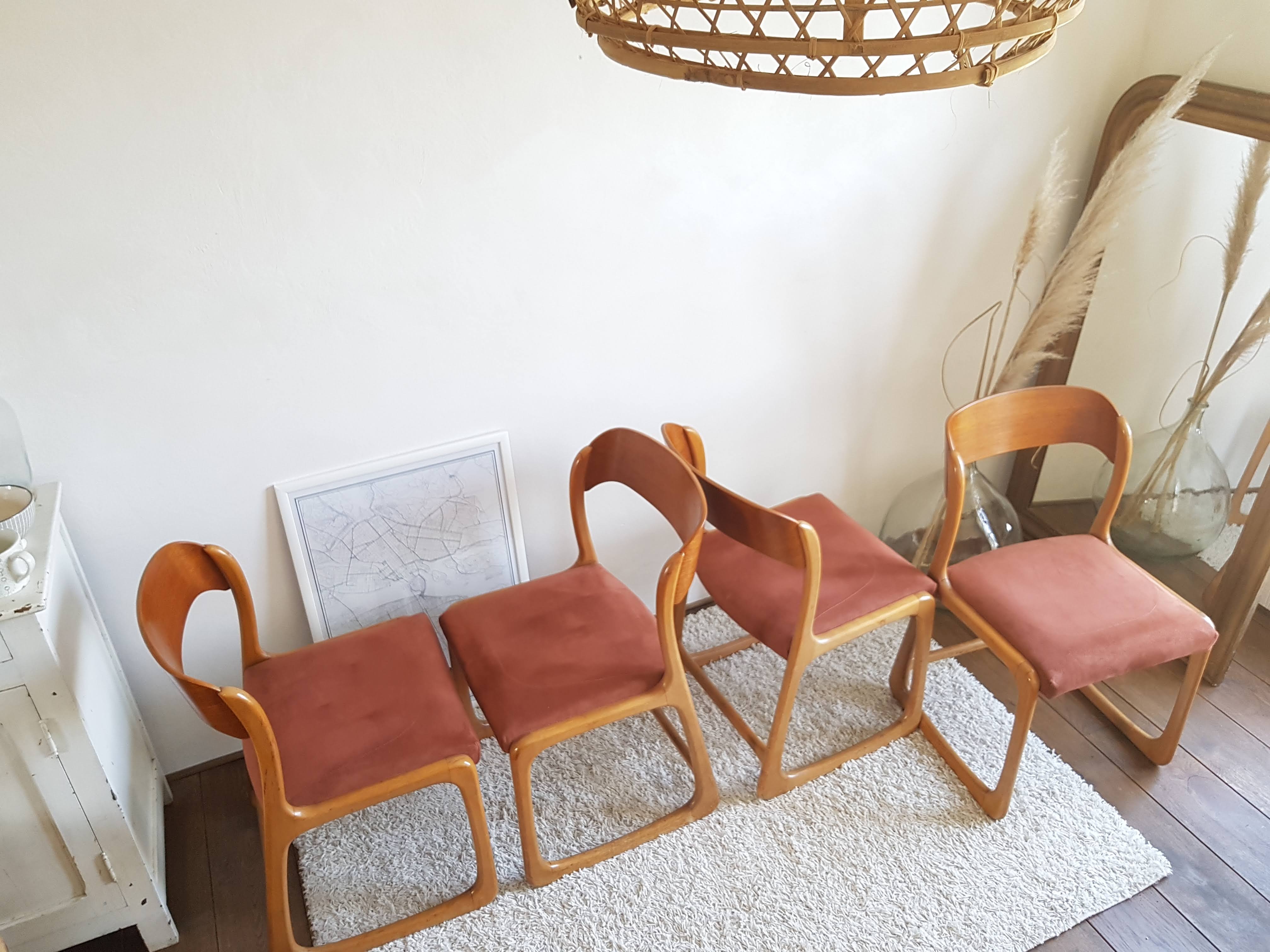 Suite de 4 chaises traineaux Baumann, 1960