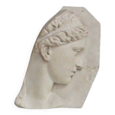Visage antique en relief