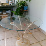 Coffee table and vine leaves
