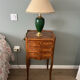 Lot de 2 tables de chevet en marqueterie vintage - style Louis XV