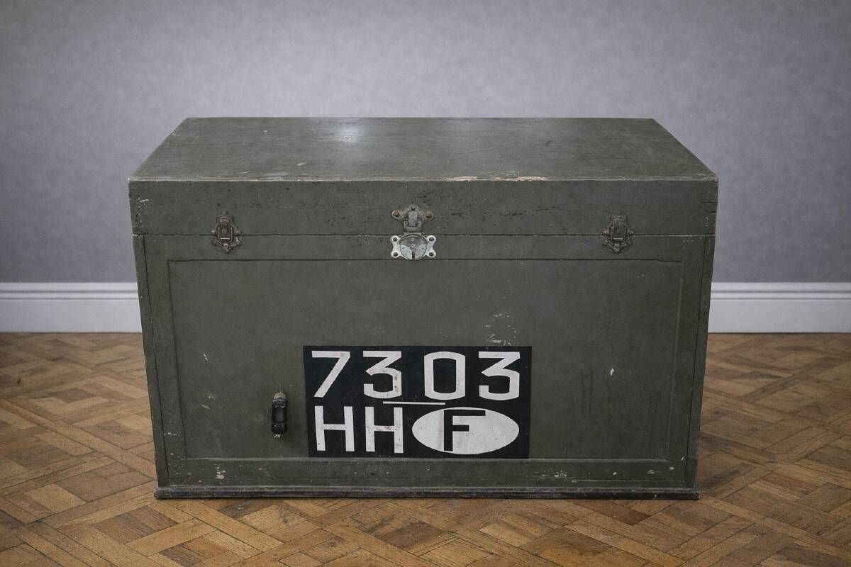 Malle vintage car trunk in lacquered wood – 1930s-1950s