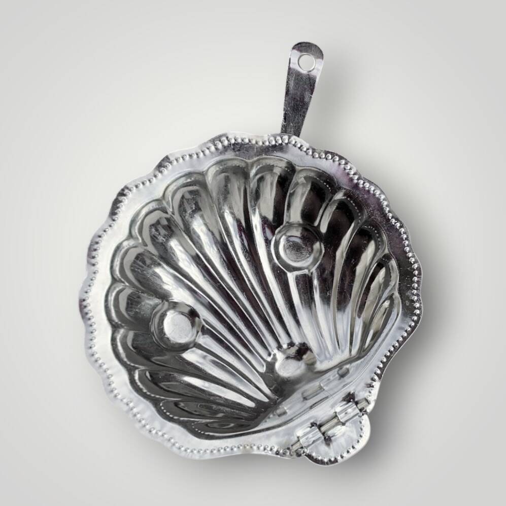 Vintage shell butter dish in stainless steel and cobalt blue glass with knife