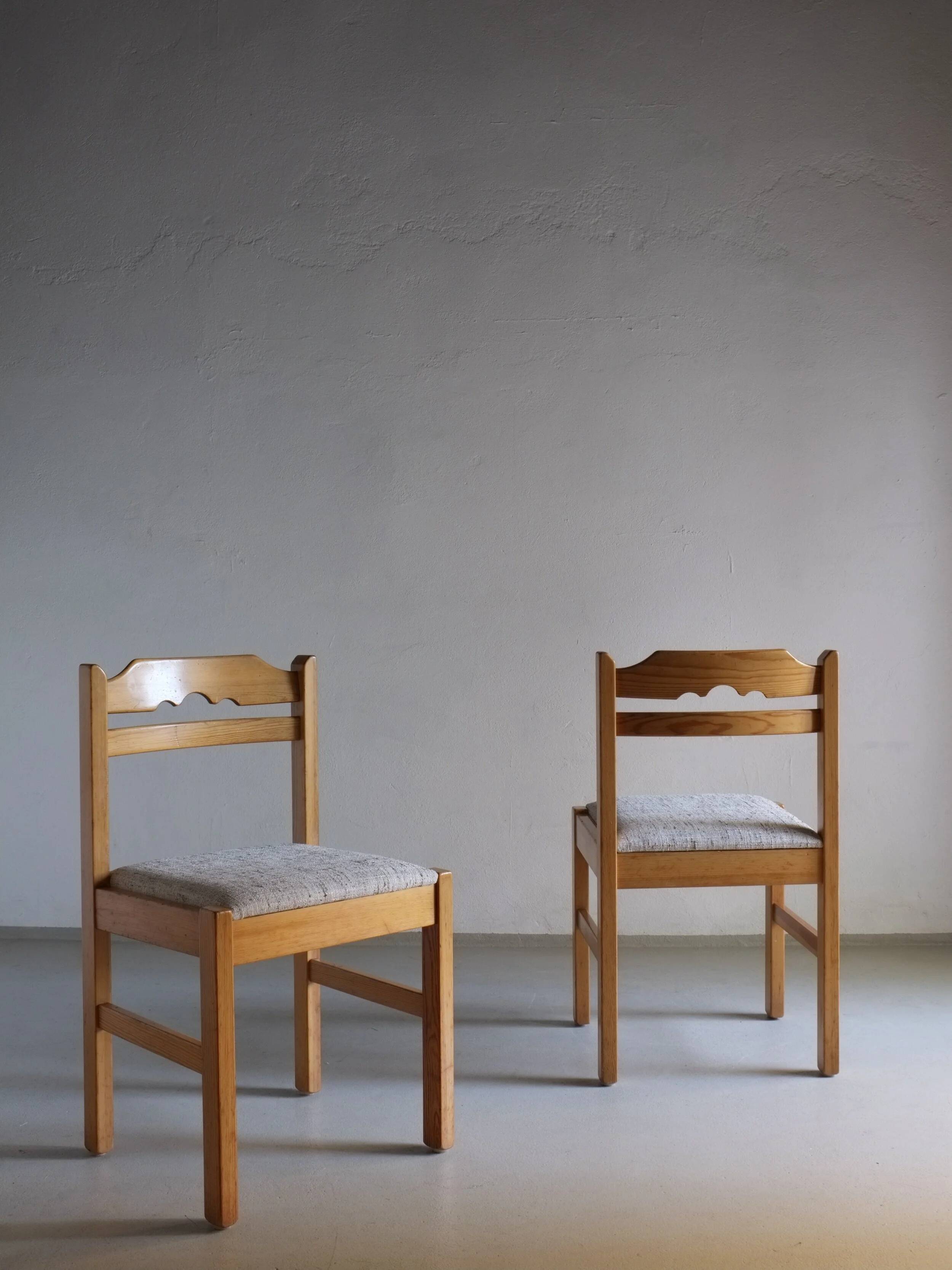 6 Minimalist Pine Dining Chairs | Sweden | 1960s