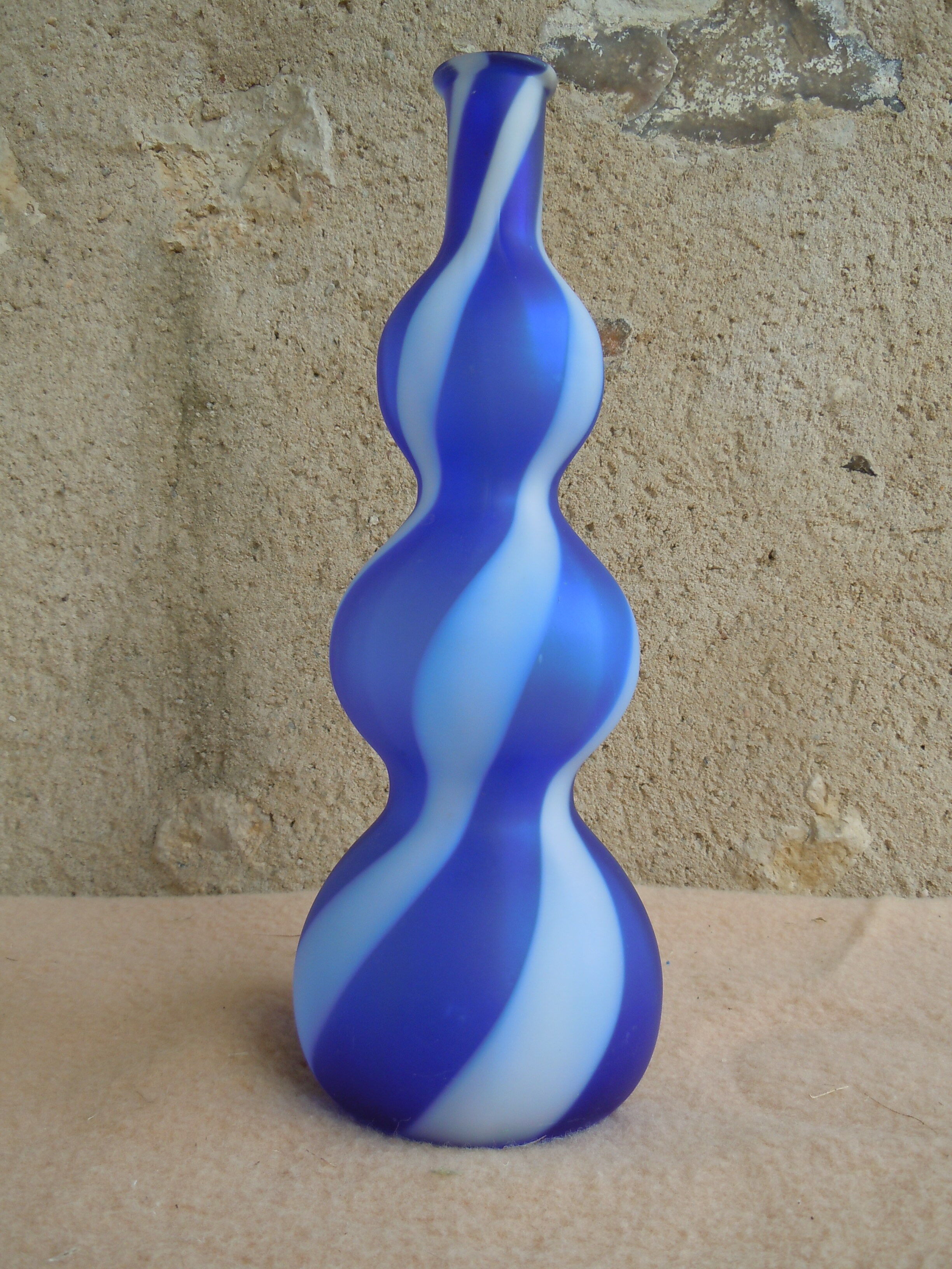 Vintage vase in Italian glass
