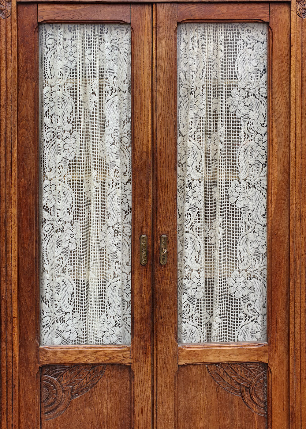 Glass door cabinet, kitchen cabinet, kitchen, library, vintage, 1940s