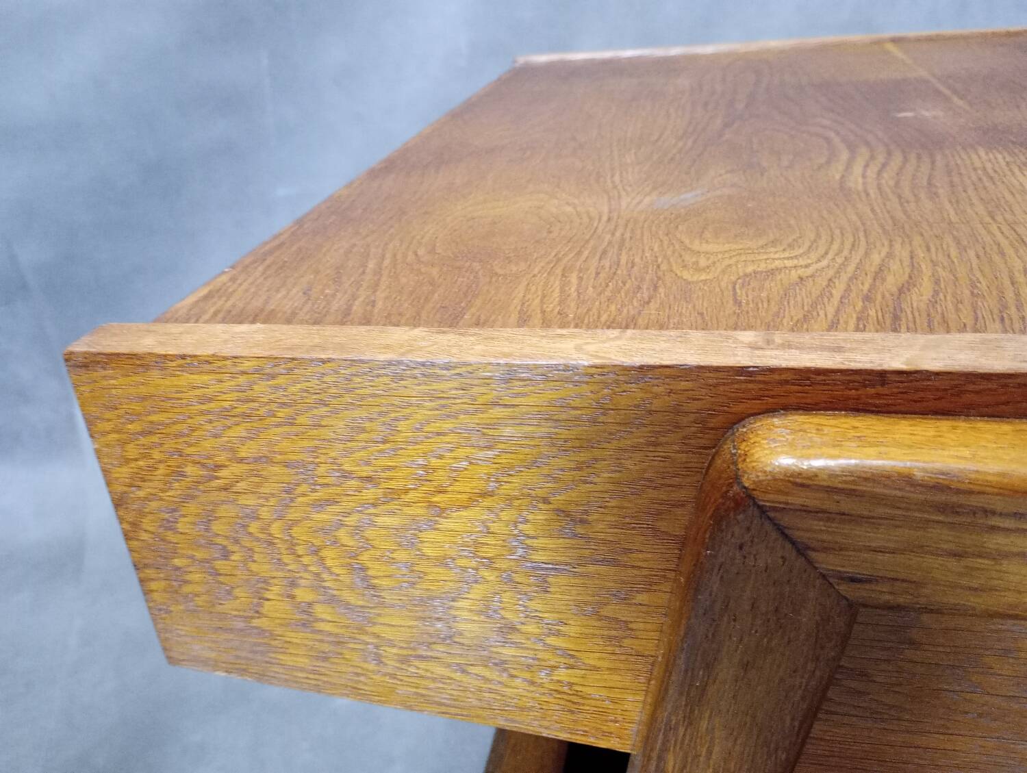 Table TV en chêne Jiràk par Drevotex, Vintage Tchèque 1960s