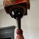 Lampe à poser lampadaire 'Oiseau' par ALDO TURA, parchemin peau de chèvre rouge, ca 1950