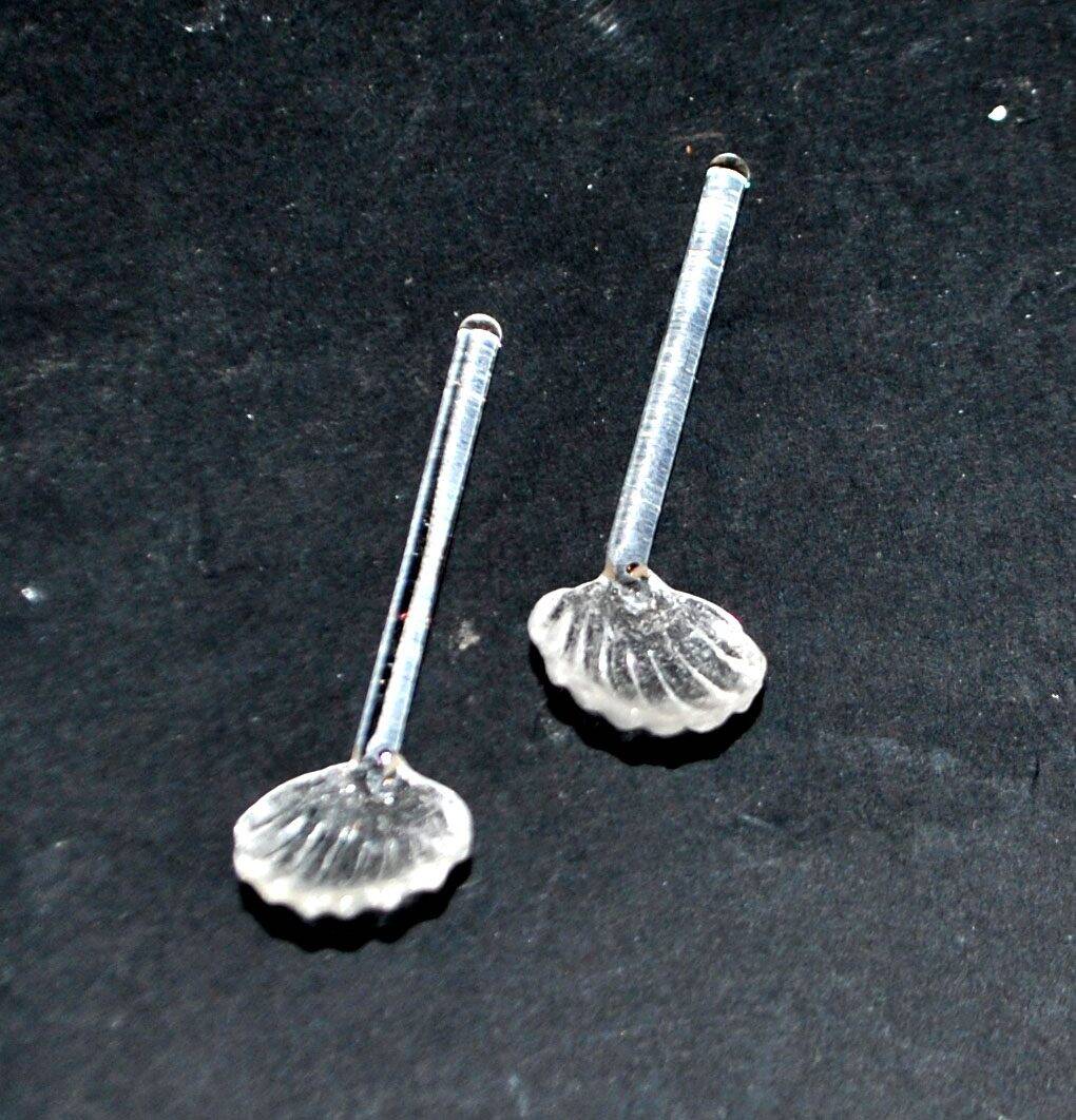 Set of 2 small moulded glass salt spoons – Vintage salt cellar