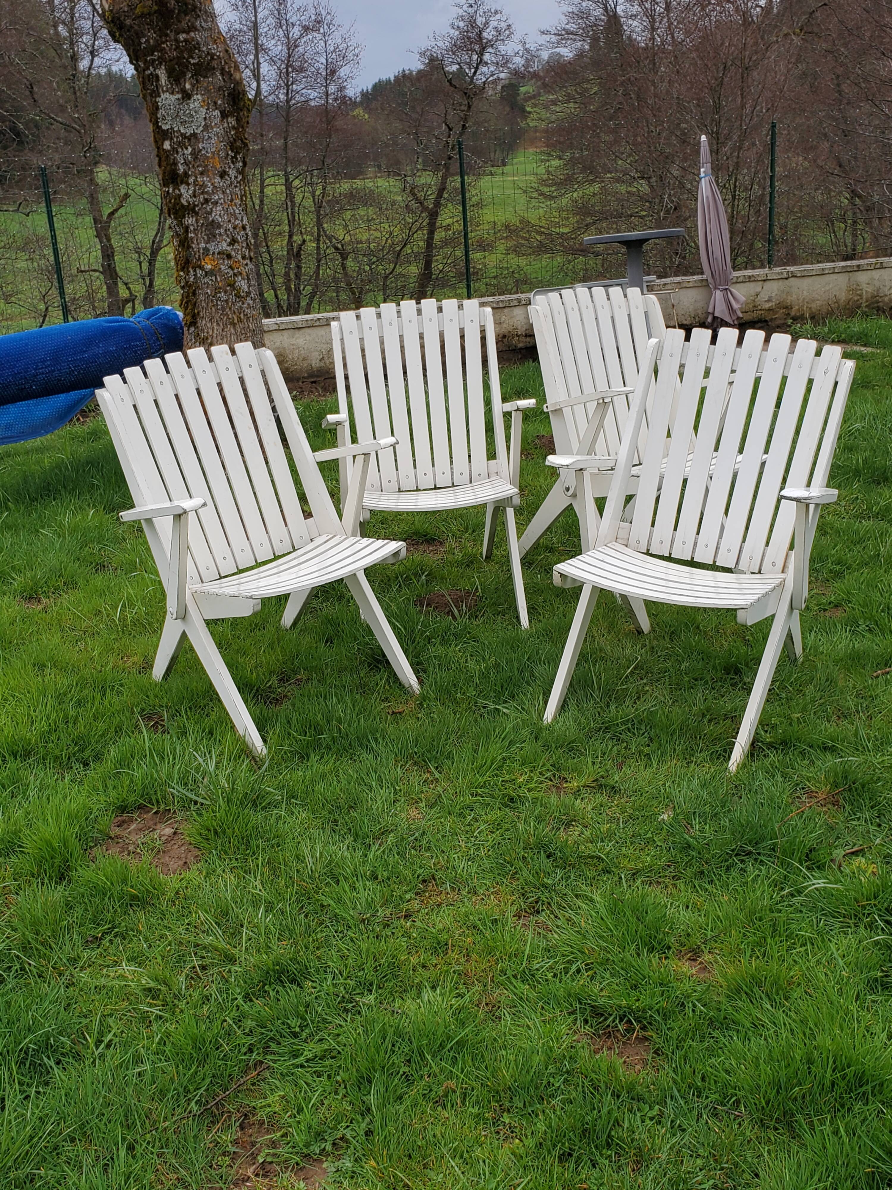 4 wooden folding armchairs