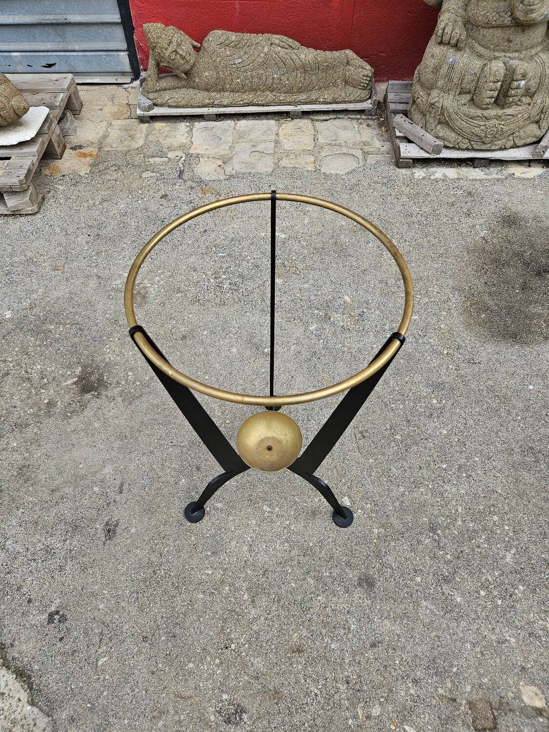 Umbrella stand in metal and gilded brass from the 1950s