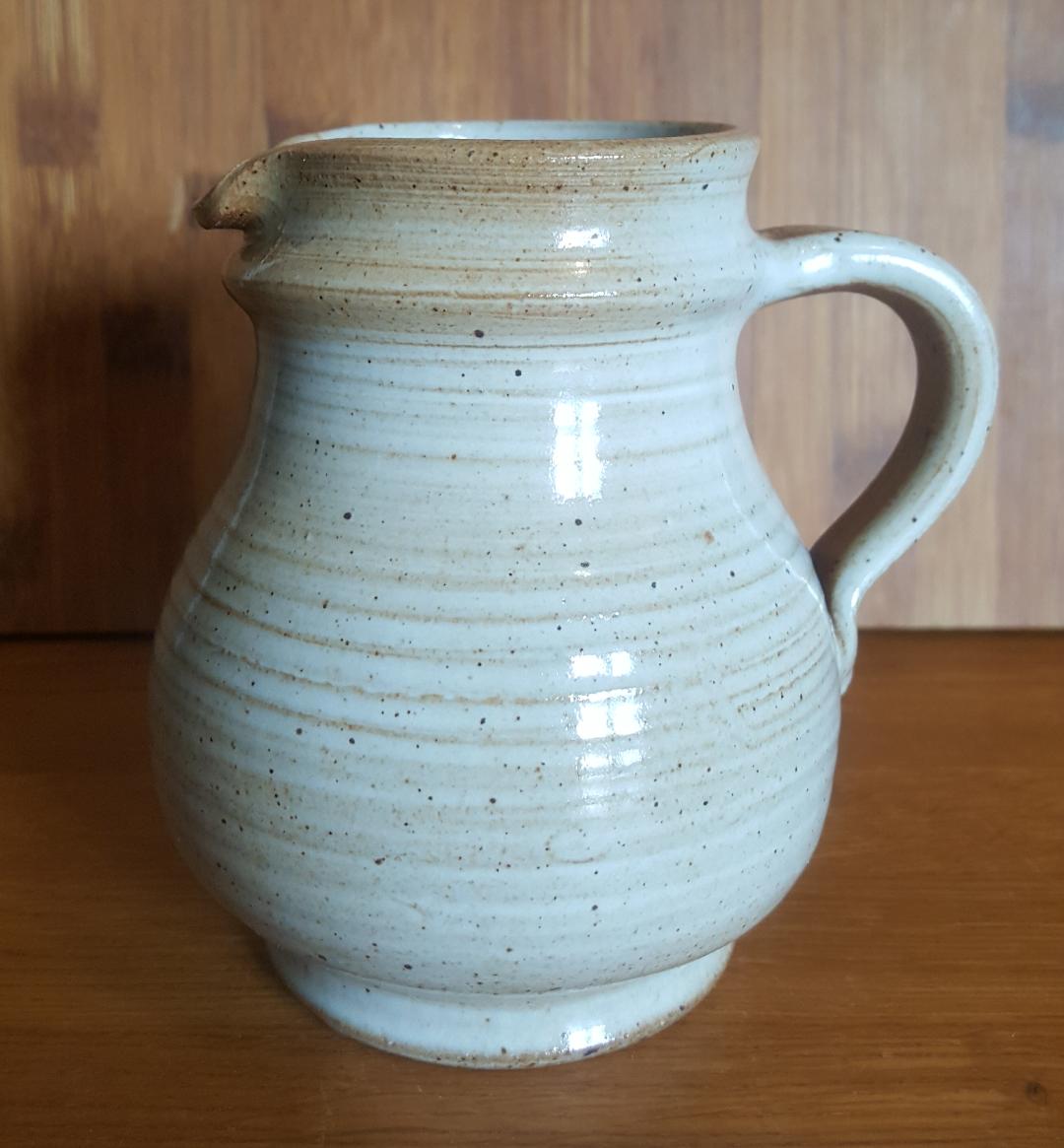 Petit Pichet Crémier in Marais Sandstone