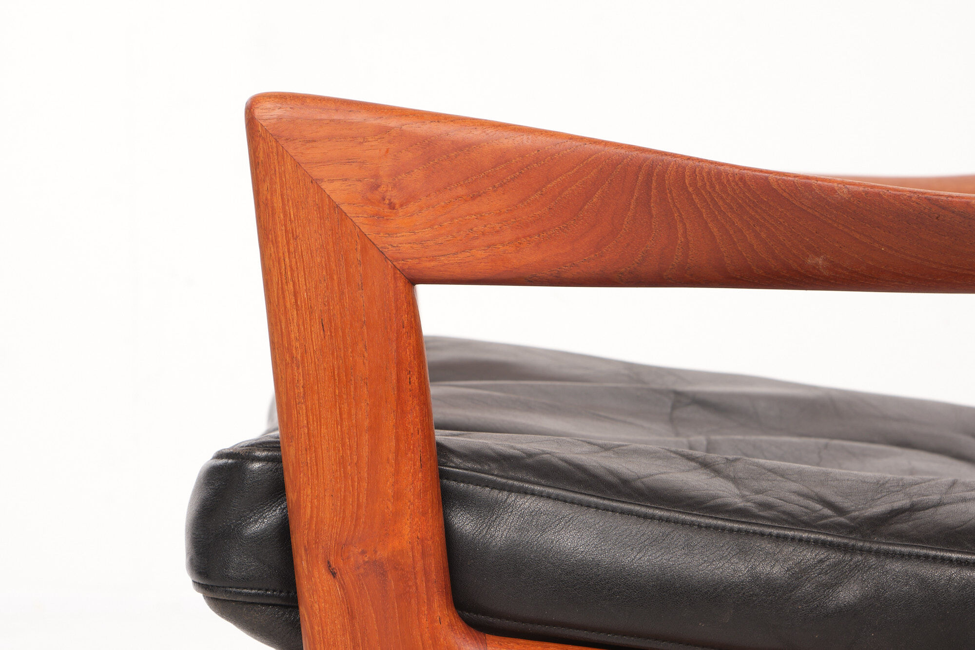 Armchair by Illum Wikkelsoe, leather and teak, vintage, 1960. Renewed belts.